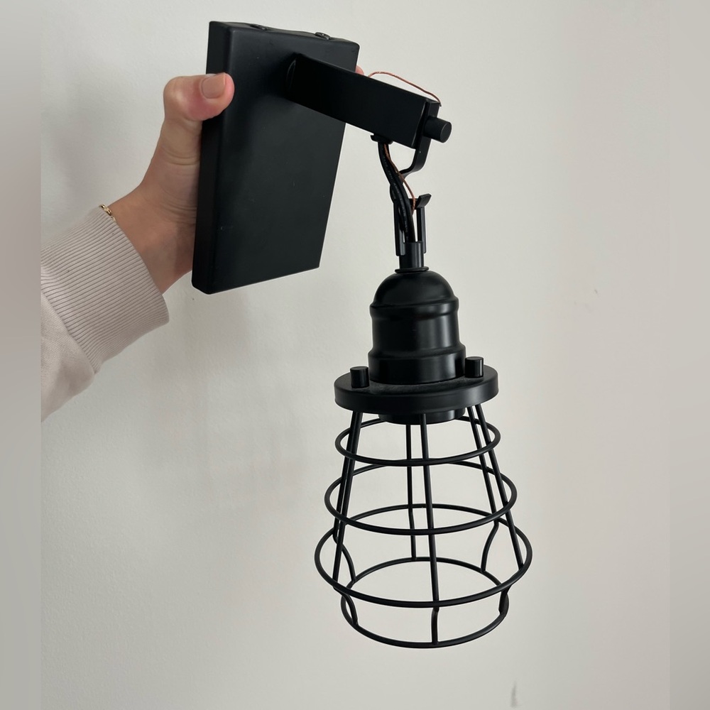 NWTO Farmhouse Pottery Barn Sconce (9") in Black